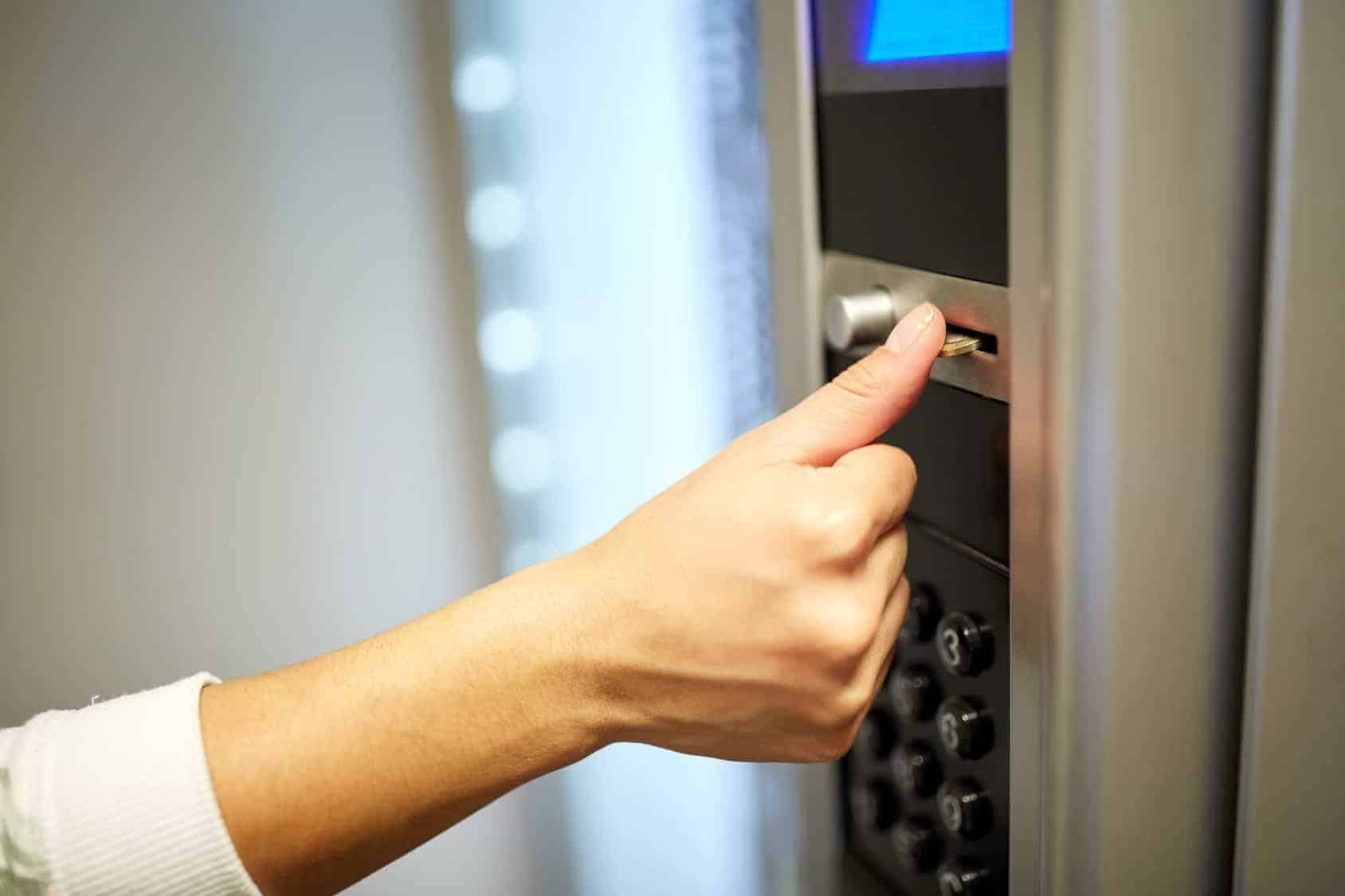 Exemple de distributeur automatique avec monnaie